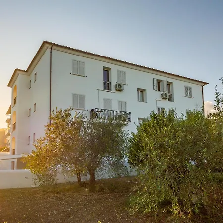 In Orosei, 4 Beds With Air Conditioning