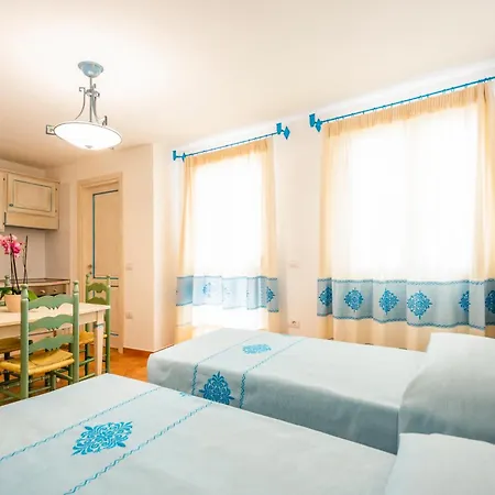 In Orosei, 4 Beds With Air Conditioning Appart hôtel