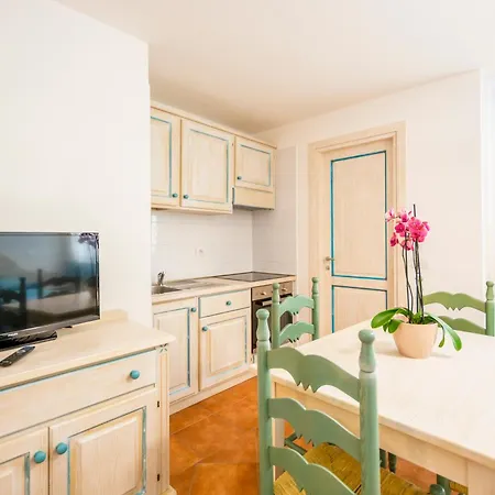 Appart hôtel In Orosei, 4 Beds With Air Conditioning