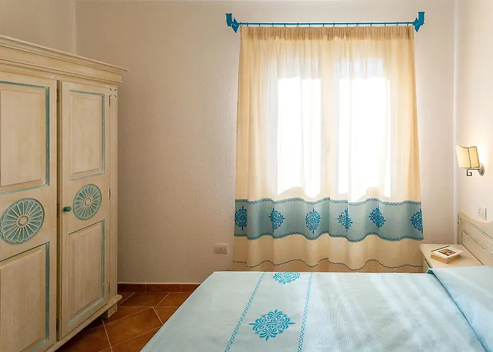 In Orosei, 4 Beds With Air Conditioning Aparthotel 3*
